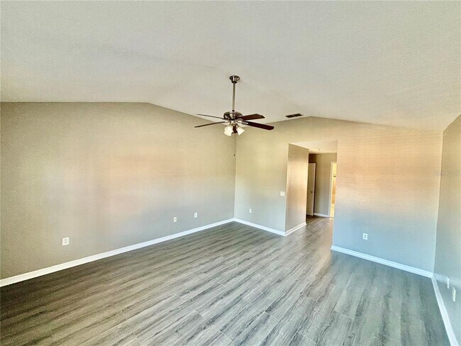 Building Photo - 2117 Lili Petal Ct