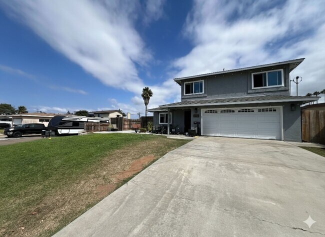 Primary Photo - Two story 3 bedroom/2.5 bath home on corne...