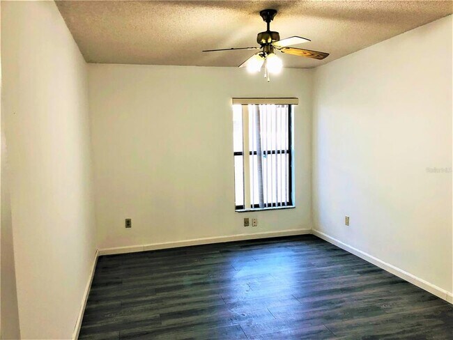 Building Photo - 1005 Aviles Ct