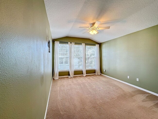 Building Photo - Stunning 5-Bedroom Home in North Village o...