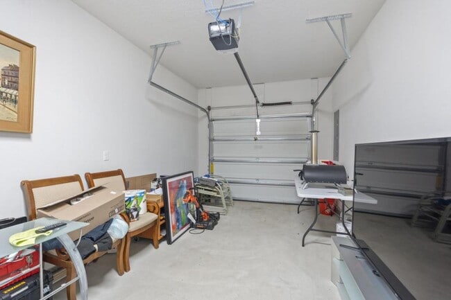 Building Photo - 7522 Shadow Lake Dr