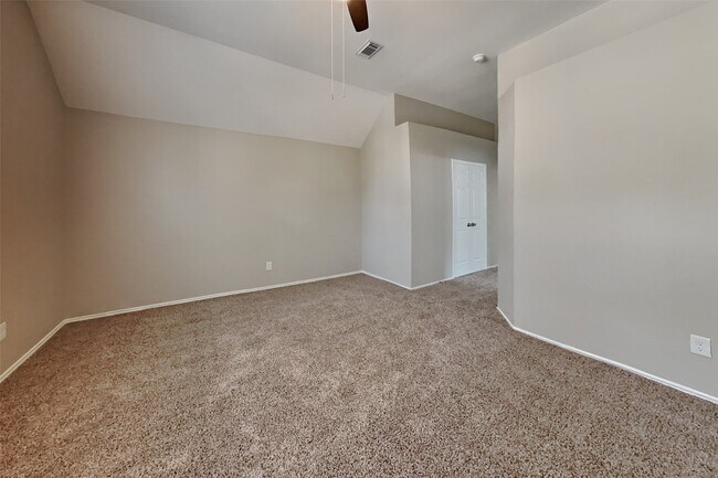 Building Photo - 16834 Scenic Gardens Dr