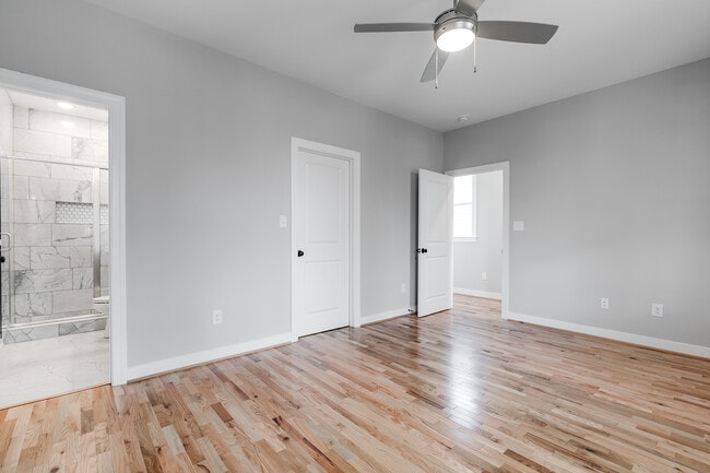 Building Photo - 313 W 26th St