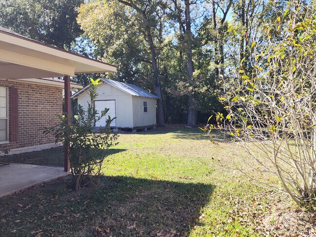 exterior side view - 1939 S Ringer Ave