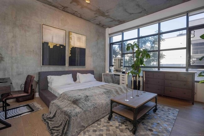 Building Photo - 1050 Island Ave