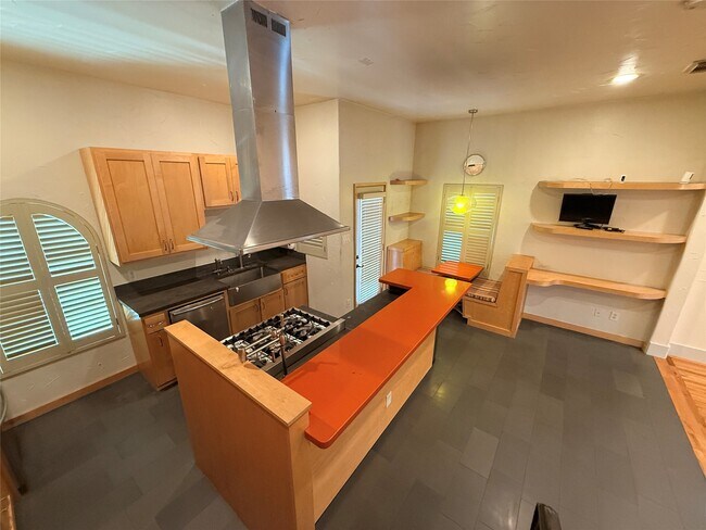 Building Photo - 4606 Austin St