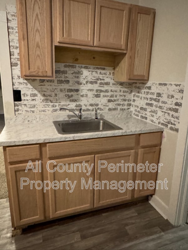 Building Photo - 2169 Neal Ave