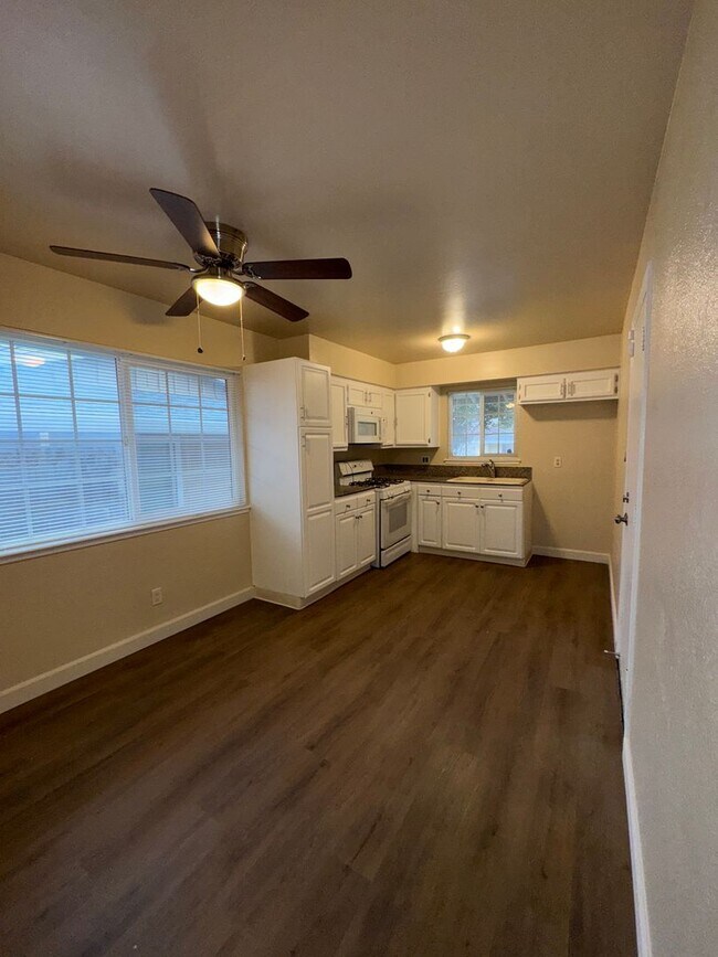 Building Photo - Enfield Street