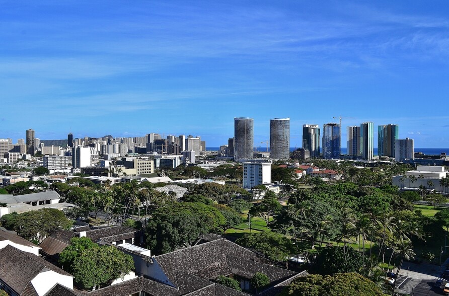 Lanai View - 824 Kinau St