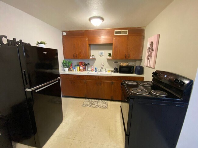 Building Photo - 2362 Airport Dr