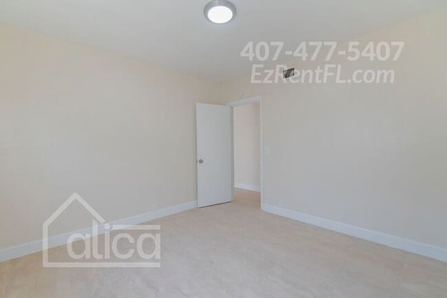 Building Photo - 1001 Henrietta Ave