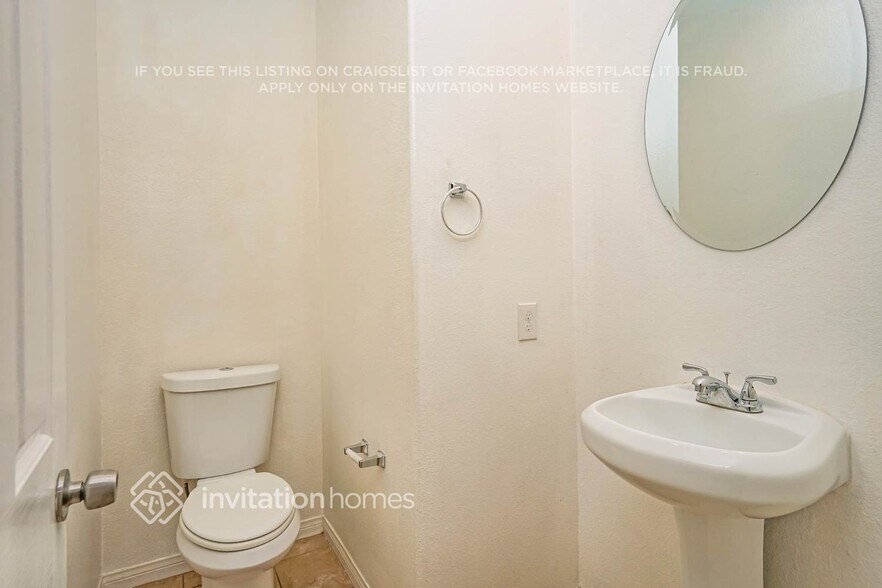 Building Photo - 45916 Via La Colorada