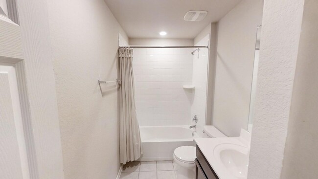 Building Photo - Beautiful Killeen Rental – Comfort and Con...