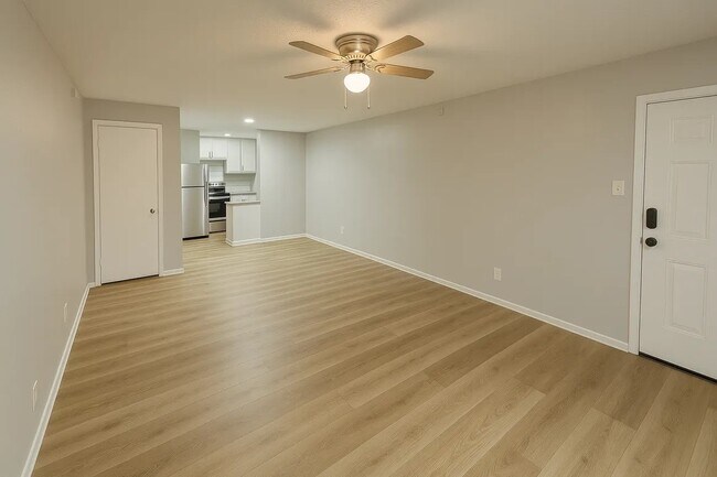 Building Photo - 3314 N MacGregor Way