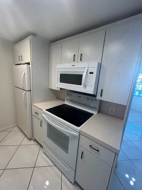 Building Photo - 2009 Cornwall A