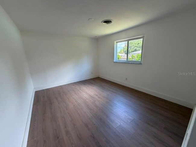 Building Photo - 1822 Banyan Tree Dr