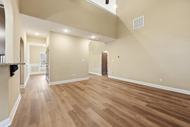 Building Photo - 206 Leland Ln