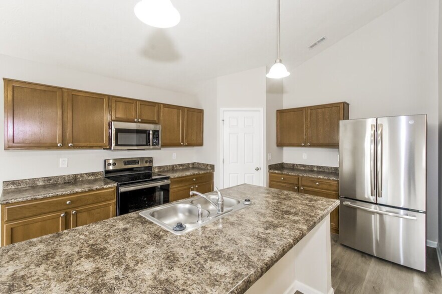 Building Photo - 2532 Copper Hill Dr