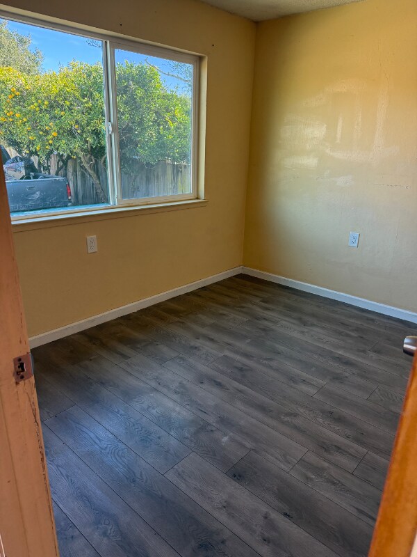 Building Photo - 2030 Kinsley St