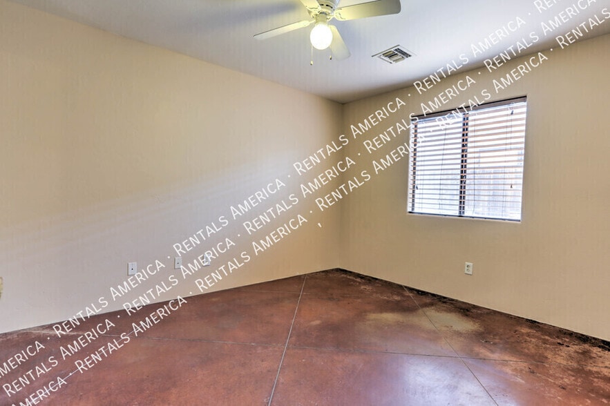 Building Photo - 441 E Geronimo Bluff Loop