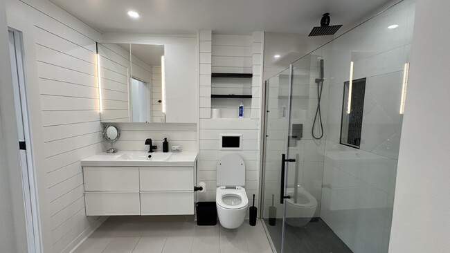 Building Photo - 23 Pierside Dr