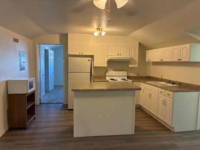 Building Photo - 5303 E 12th St