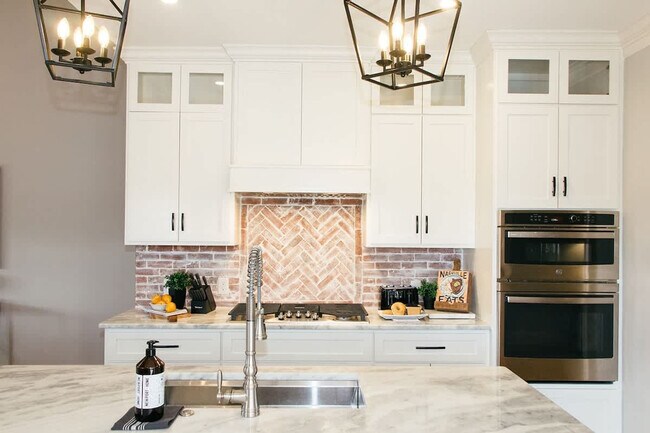 Building Photo - 131F Woodmont Blvd