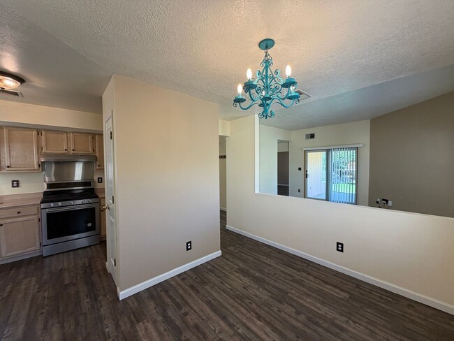 Building Photo - 2 Bedroom Single Story Home Available Near Unser Blvd NE & Northern Blvd NE in North Hills Rio Ra...