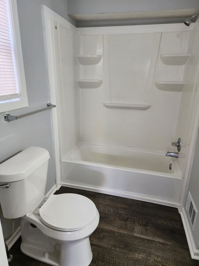 Building Photo - Beautiful 4 bed 3 bath home located in Acworth