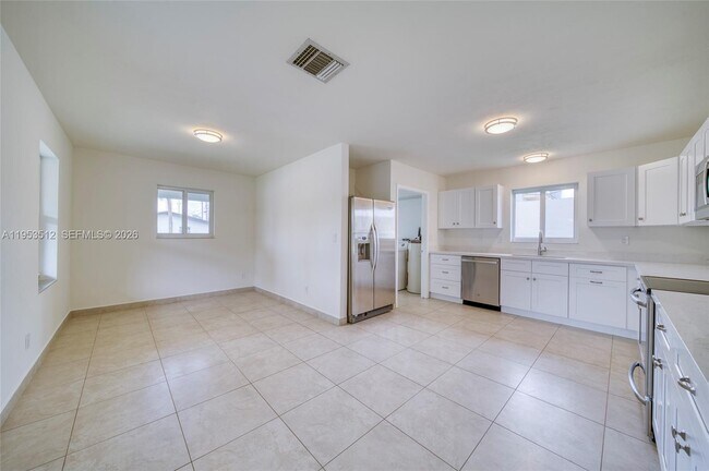 Building Photo - 9557 SW 40th Terrace