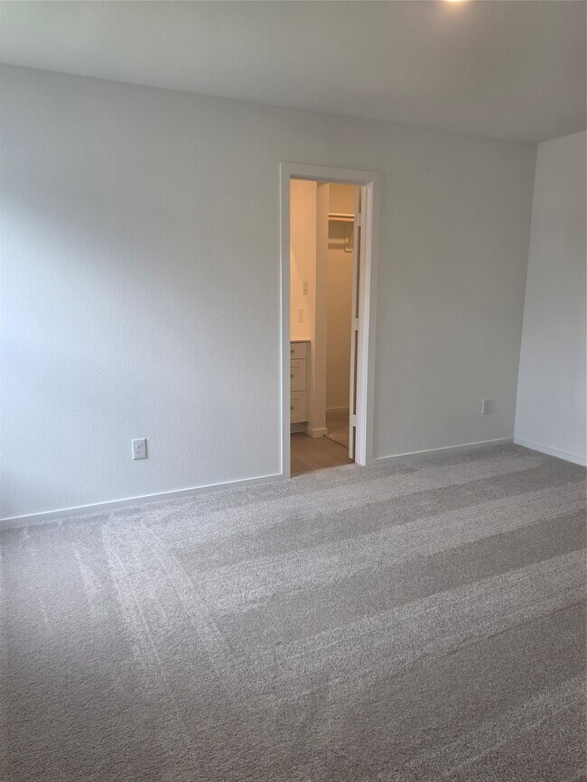 Building Photo - 3611 duplet