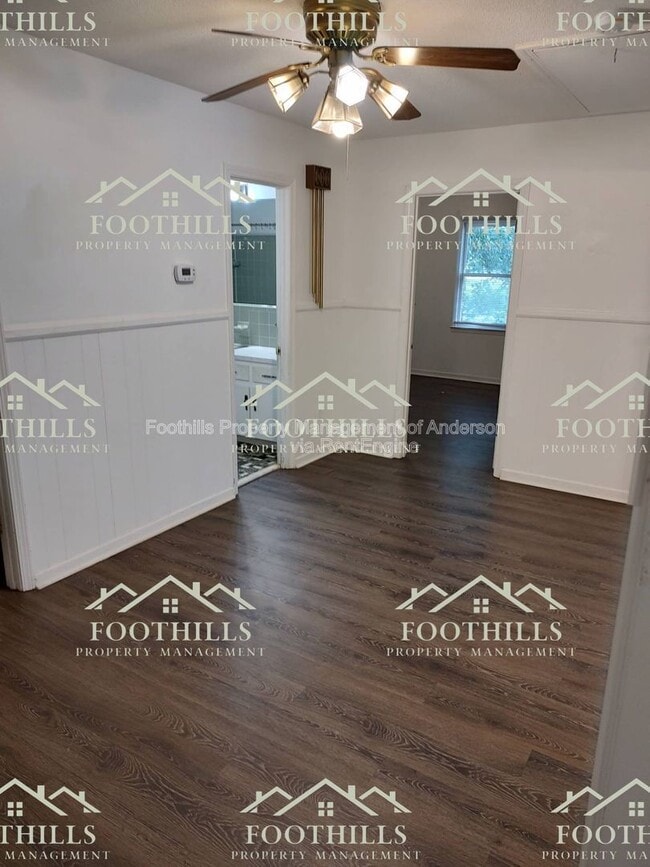 Building Photo - 130 Tanglewood Dr