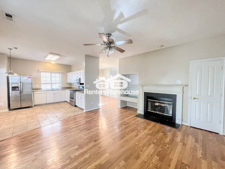 Building Photo - 805 Greystone Trce