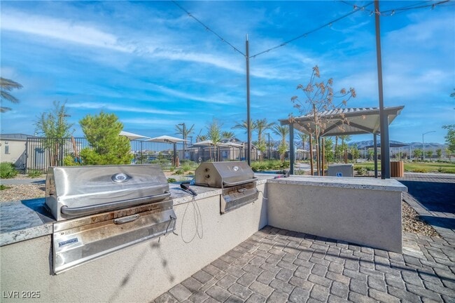 Building Photo - 6832 Sunflower Flds St