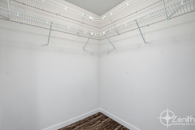 Building Photo - 15605 NE 92nd St