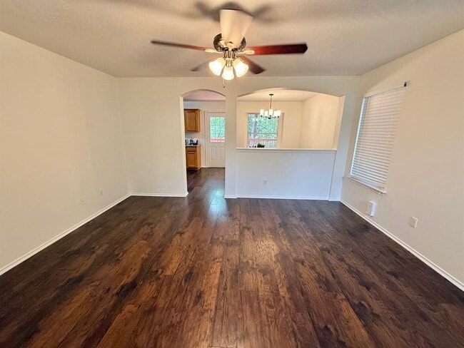 Building Photo - 1464 David Curry Dr