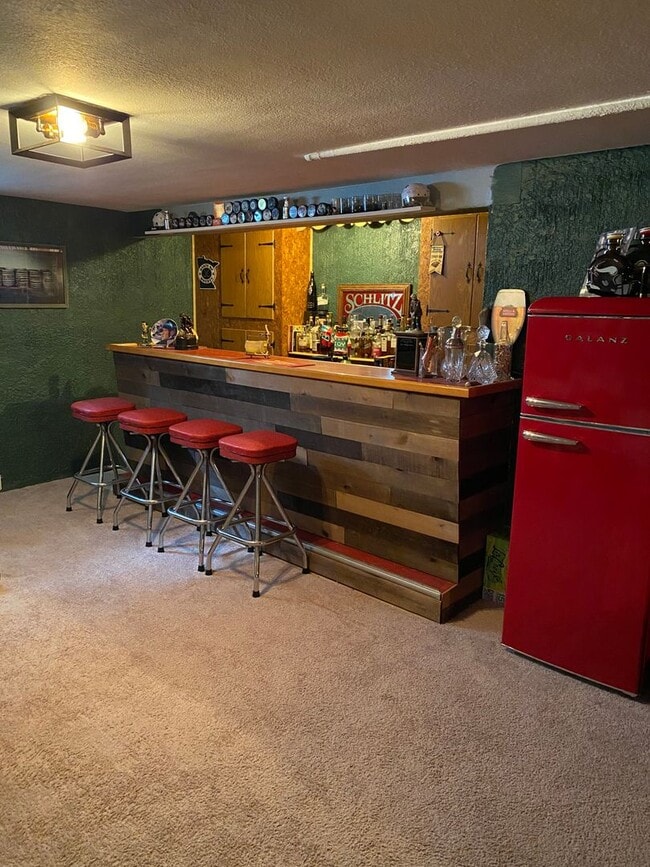 Building Photo - Charming NE Home w/ Two Car Garage