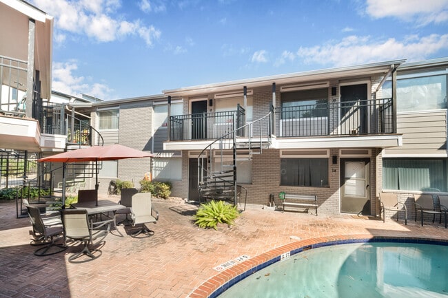 Building Photo - 309 Stratford St