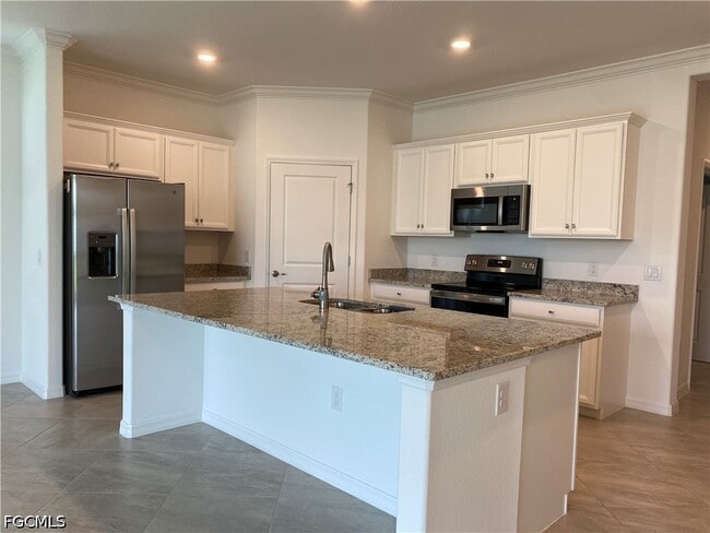 Building Photo - 14662 Cantabria Dr