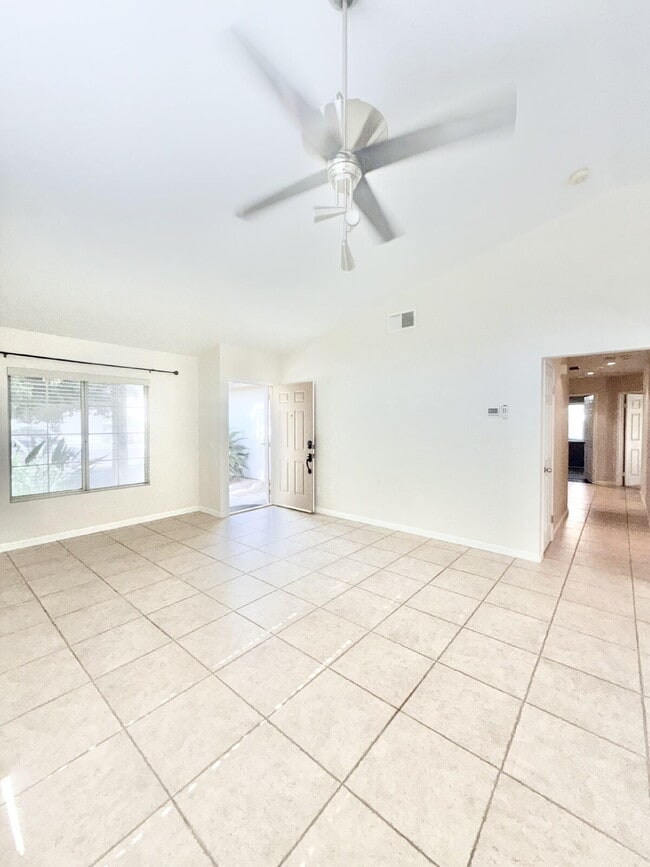 Building Photo - 3-Bedroom Home, Large backyard Move-in by Aug 1st for $500 Move-in Discount!