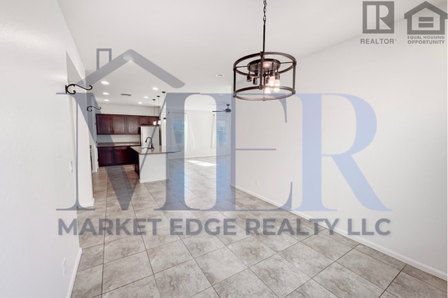 Building Photo - 3Bed/3Bath House in Buckeye! Ready for Immediate Move-In! -- Fenced-In Yard!!