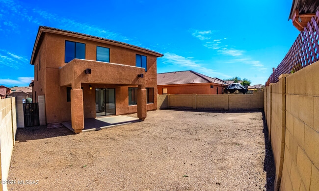 Building Photo - 4830 S VALLECANO Dr