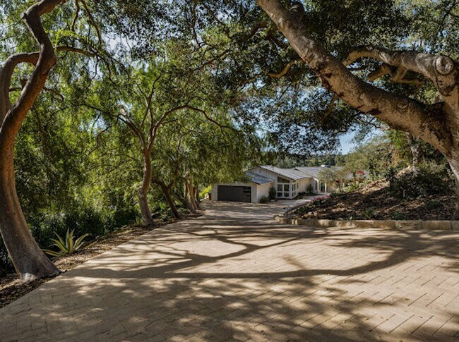 Building Photo - 1057 Monte Dr