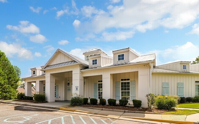 Building Photo - 41 Madaline Ln