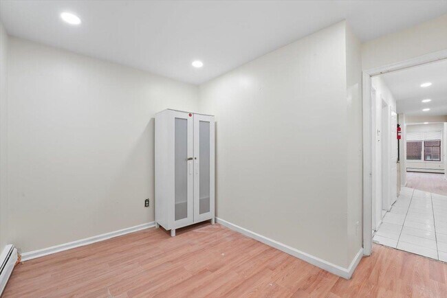 Building Photo - 56 POPLAR St