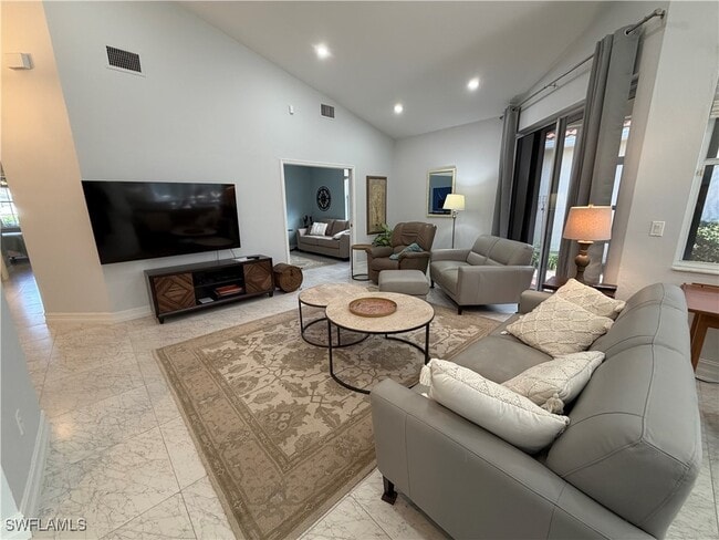 Building Photo - 5950 Almaden Dr