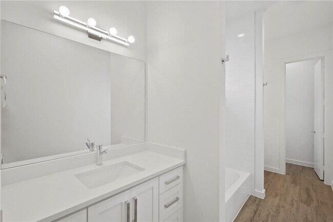 Building Photo - 2407 Douglas Ave