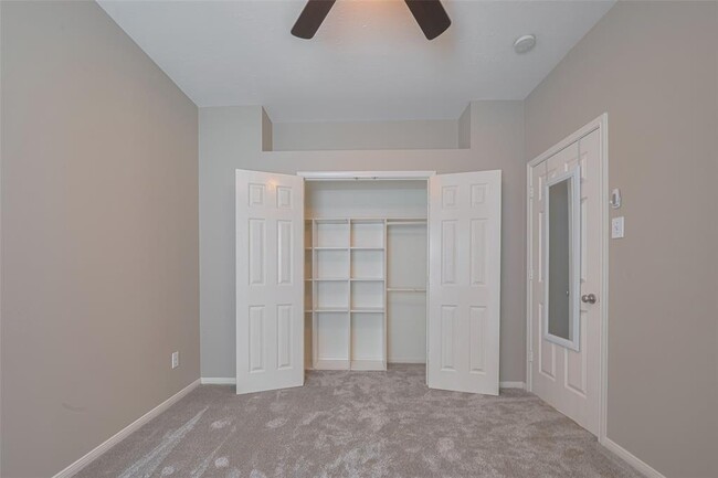 Building Photo - 9502 Willow Crossing Dr