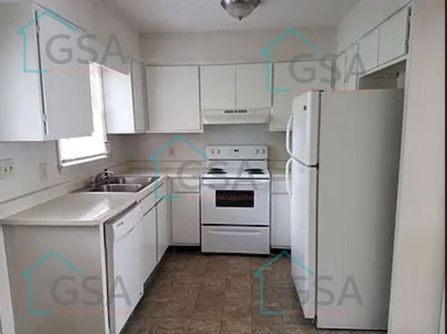 Building Photo - 2 Bedroom 1 Bath