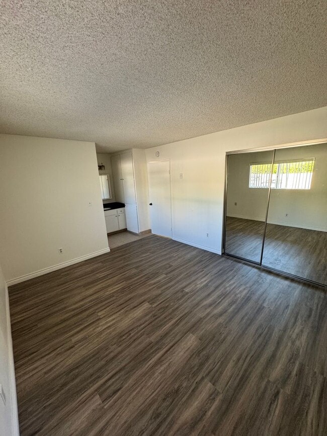 Building Photo - 7434 Mesa College Dr